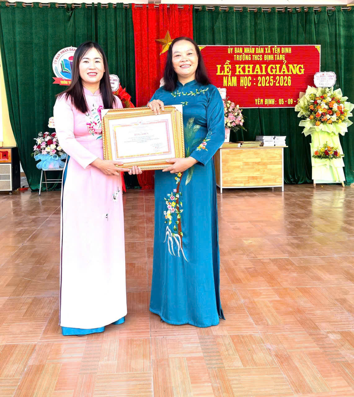 Anh-tin-bai
